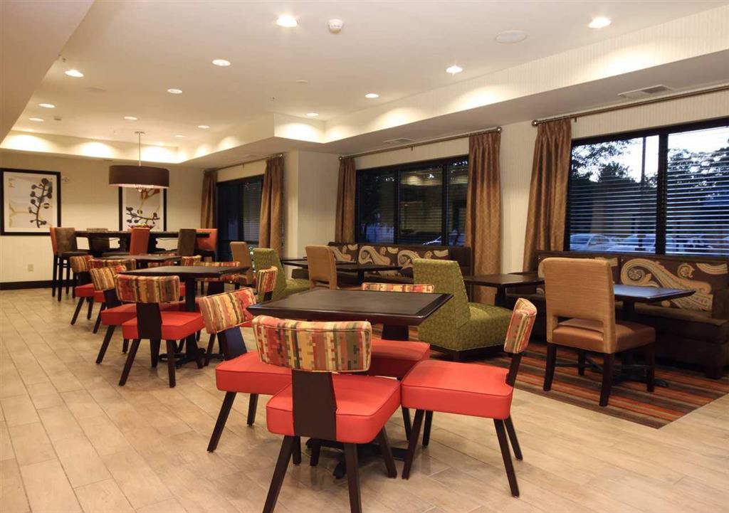 宾厄姆顿/约翰逊城希尔顿恒庭酒店 餐厅 照片